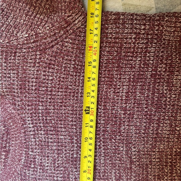 Elegant Maroon Knit Dress - Picture 4 of 4